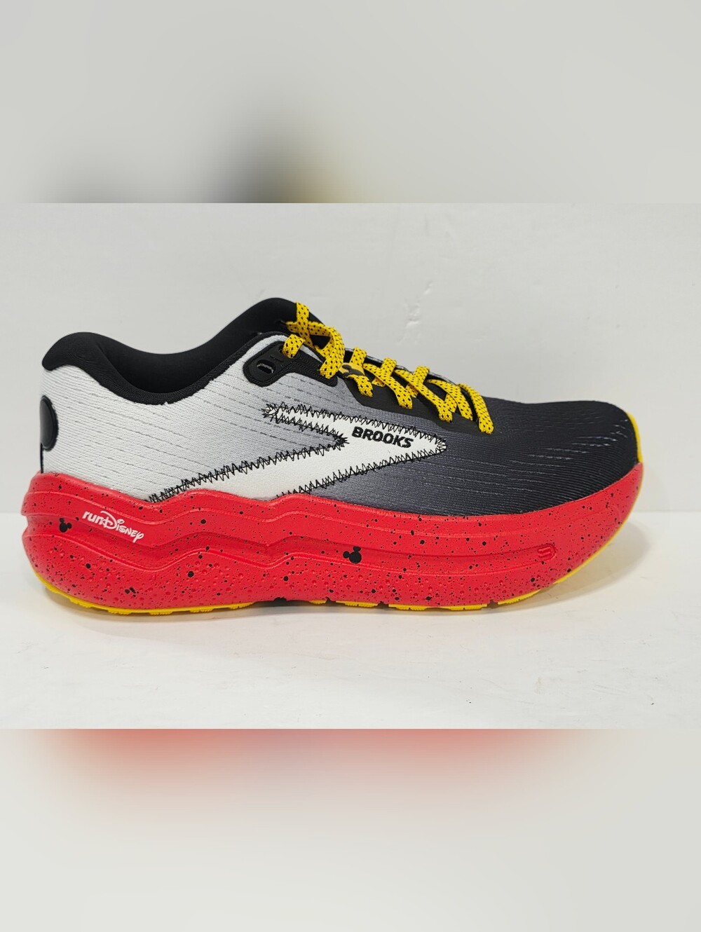 Brooks Ghost Max 2 MICKEY MOUSE RunDisney 2025 Red Black Women's Medium 9 B New - Picture 13 of 16